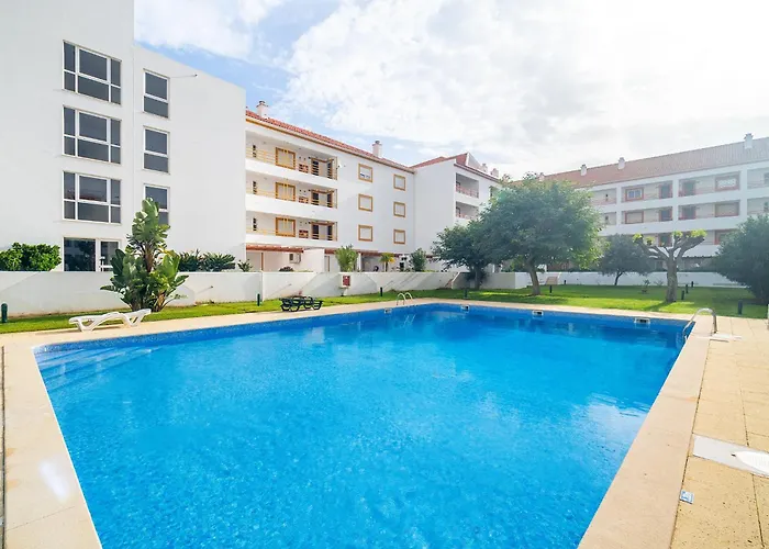 Vilamoura Family Escape Апартаменты Картейра